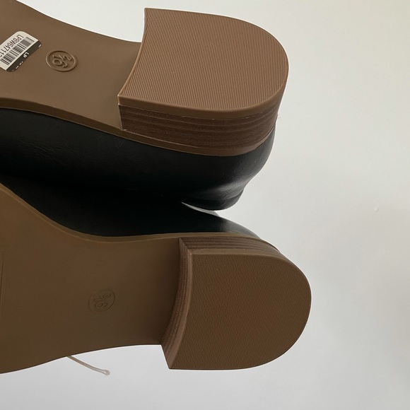 ❗️sold❗️ Women's Wenda Cut Out Bootie 9.5 - Picture 7 of 11